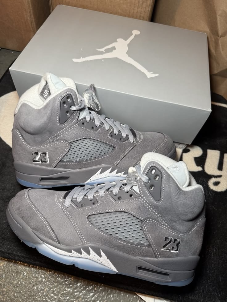 Sneakers